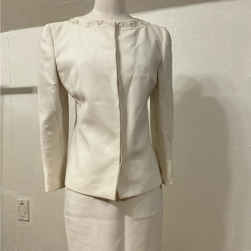 White Vintage Suit Set - Picture 3 of 10